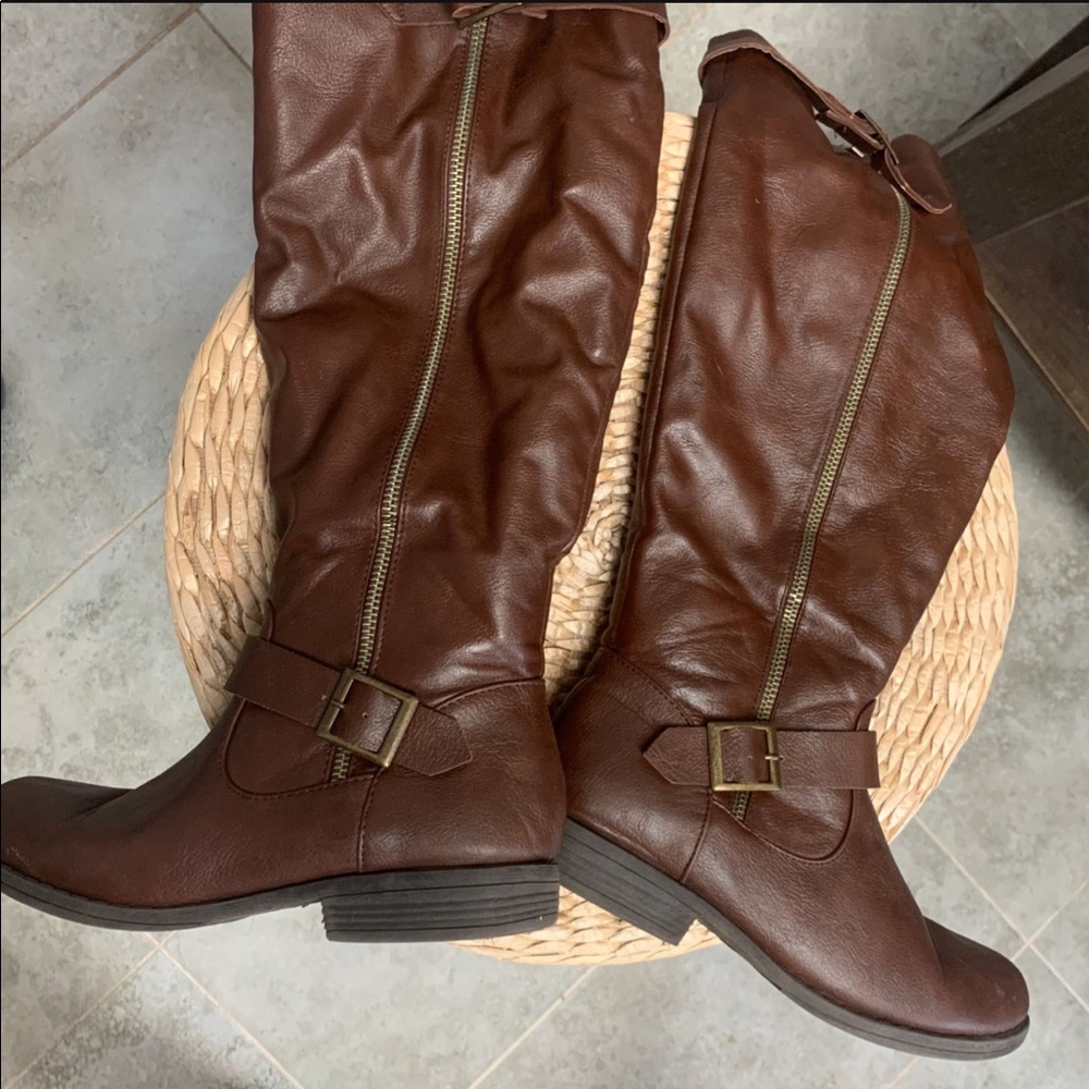 Brown insulated riding boots